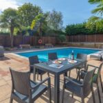 Turkish BBQ with Swimming Pool and Hot Tub - Who Is This Tour Best For?