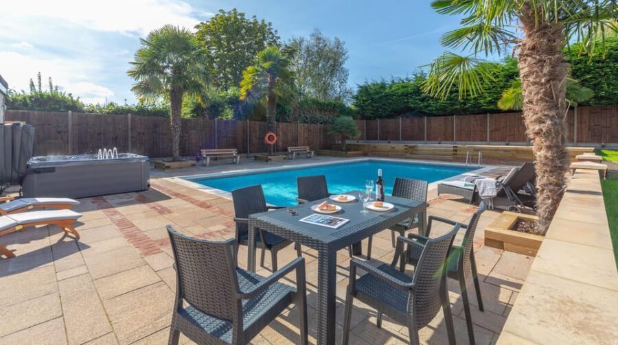 Turkish BBQ with Swimming Pool and Hot Tub - Who Is This Tour Best For?