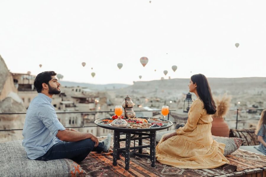 Turkish breakfast under balloons - Who Should Consider This Experience?