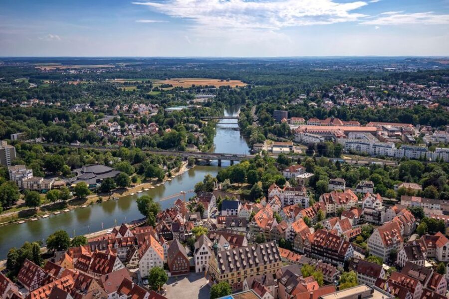 Ulm: Express Walk with a Local in 60 minutes - Breaking Down the Tour Stops and Experience