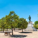 Valence: Express Walk with a Local in 60 minutes - What Youll See and Experience