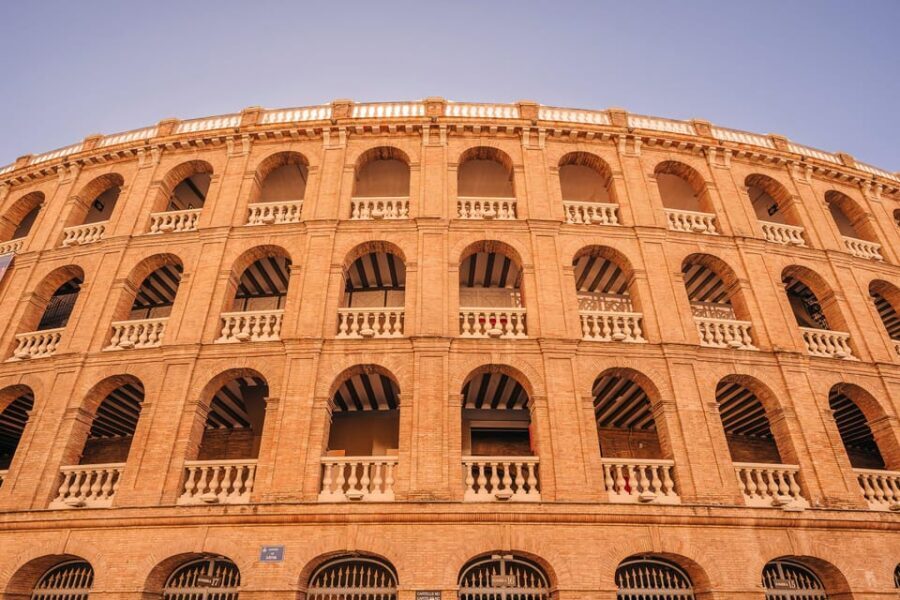 Valencia 1 hour by TukTuki: Essential and Private Tour - Detailed Tour Breakdown