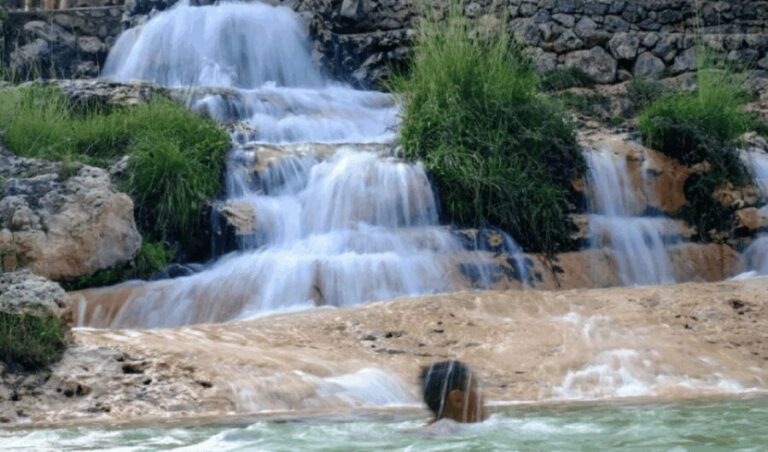 Valencia: Anna Alhambra and 3 Waterfalls Guided Tour - What to Wear and Bring