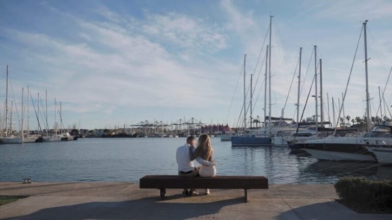 Valencia: Photo shooting at the beach with pro photographer - What To Expect