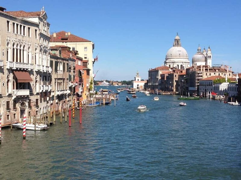 Venice: A short walk & the Ca' Rezzonico Museum in Japanese - Who Should Book This Tour?