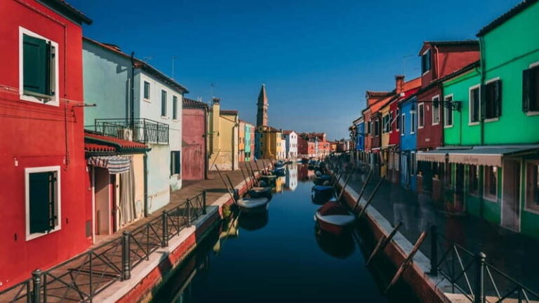 Venice: Boat Tour, Murano, Burano & Mysterious Secret Island - Who Is This Tour Best For?