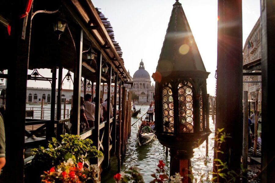 Venice: Gondola Ride with Live Guide or Audio Guide - The Practical Aspects