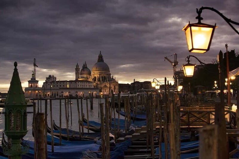 Venice: Night Guided Walking Tour of the City's Highlights - Practical Details and What to Expect