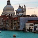 Venice : Private Custom Walking Tour With A Local Guide - The Guides & Their Expertise