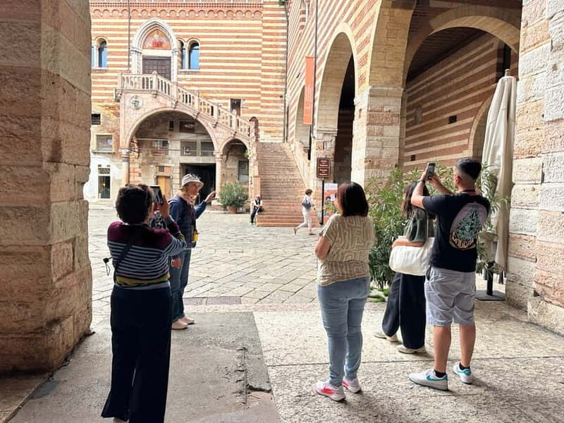 Verona Guided Walking Tour of the City's Top Highlights - Practical Details and What to Expect