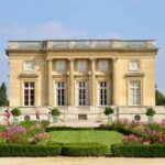 Versailles: Garden Private Guided Tour & Palace Entry Ticket - The Experience in Action