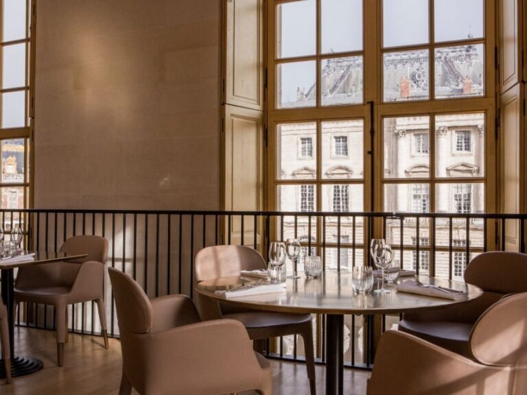 Versailles Palace Skip-the-Line Entrance and Breakfast - Practical Tips for Visitors