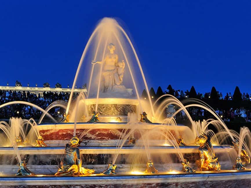 Versailles Palace Visit in Minivan from Paris Half-Day - Discovering the Gardens and Fountain Shows