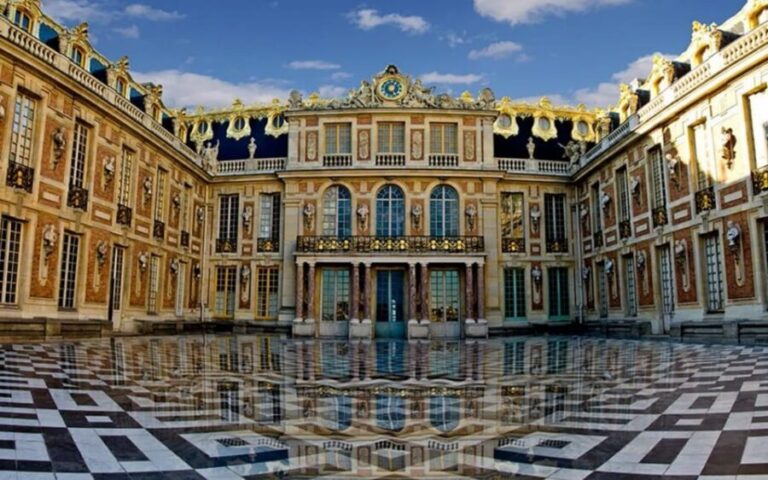 Versailles: Private Family Tour of Palace w/ Reserved Entry - Who Would Enjoy This Tour?