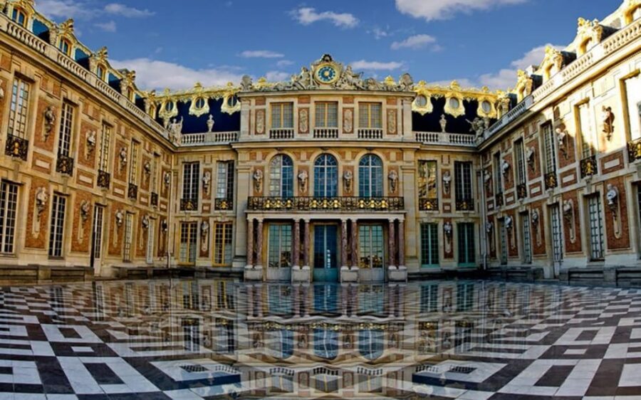 Versailles: Private Family Tour of Palace w/ Reserved Entry - Who Would Enjoy This Tour?