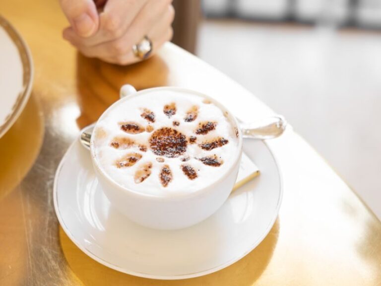 Versailles: Skip-the-Line Entrance and Tea Time at Ore - The Practical Details