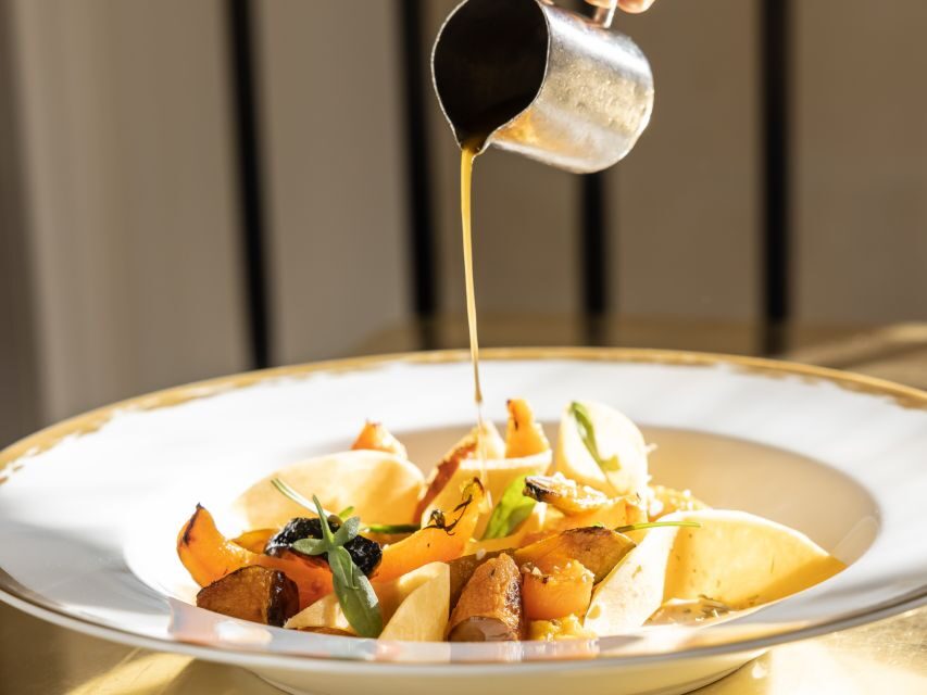 Versailles: Skip-the-Line Palace Entry Ticket & Lunch at Ore - What does this experience offer in terms of value?