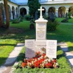 Vienna Central Cemetery Walking Tour with Transfers - Who Should Book This Tour?