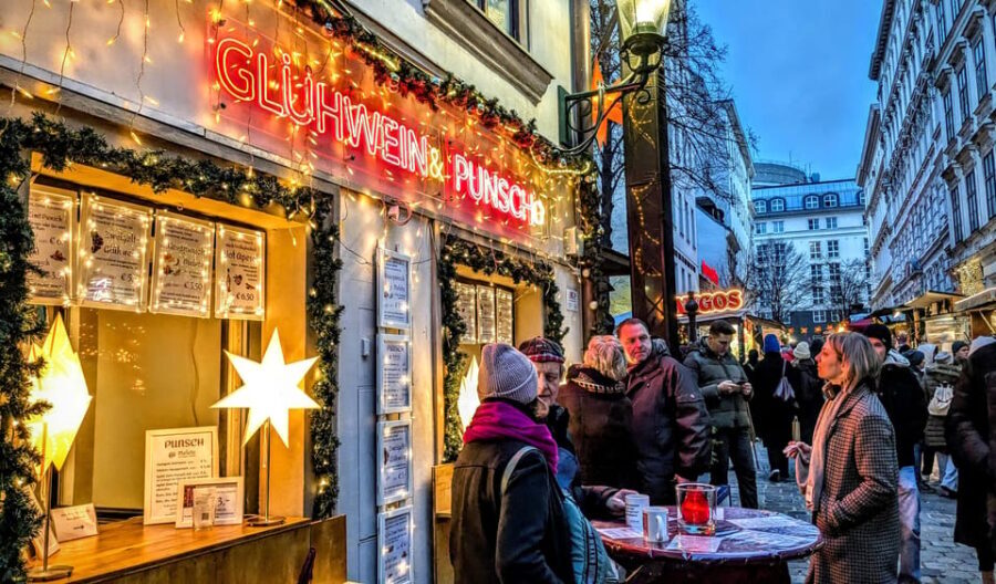 Vienna: Christmas Market Food and Drinks Tour - The Food and Drink Experience