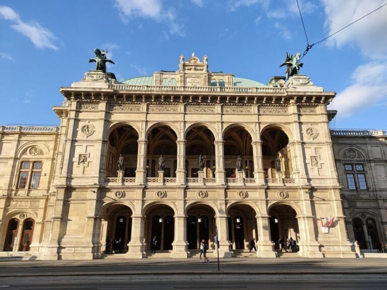 Vienna Historical Highlight City Tour + Wine Tasting - Discovering Vienna’s Cultural and Political Landmarks