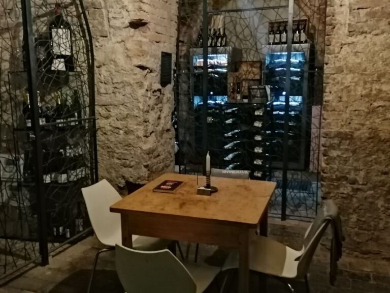 Vienna: Romantic Old Vienna City Walk and Wine Tasting - What’s Included and What to Keep in Mind