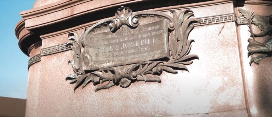 Vienna: Sex, Scandal & Taboo History Guided City Tour - The Guide and Group Experience