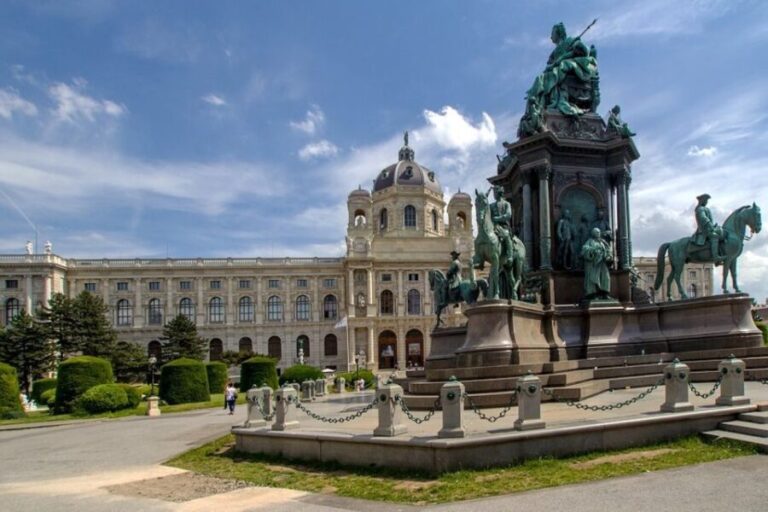 Vienna: Sightseeing Tour in a 1920s Classic Style Car - Practical Details and What to Expect