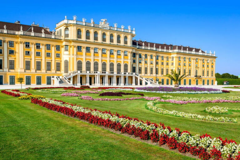 Vienna: Skip-the-Line Schönbrunn Palace and Gardens Tour - Detailed Breakdown of the Itinerary