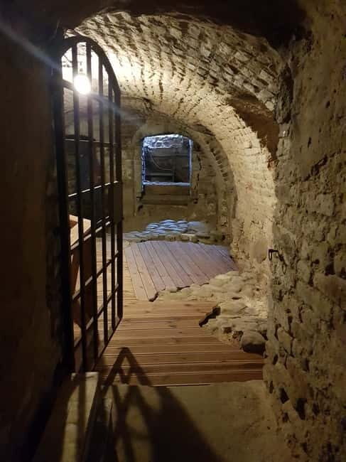 Vilnius: 2.5-Hour Private Catacombs Tour - Who Should Consider This Tour?