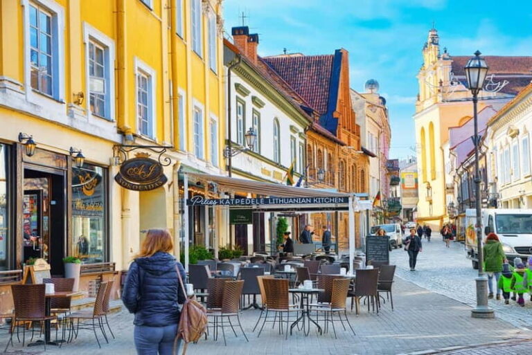 Vilnius: Capture the most Photogenic Spots with a Local - Why This Tour Works Well