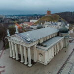 Vilnius: Walking Tour with a Local Guide - Small groups - A Detailed Breakdown of the Itinerary