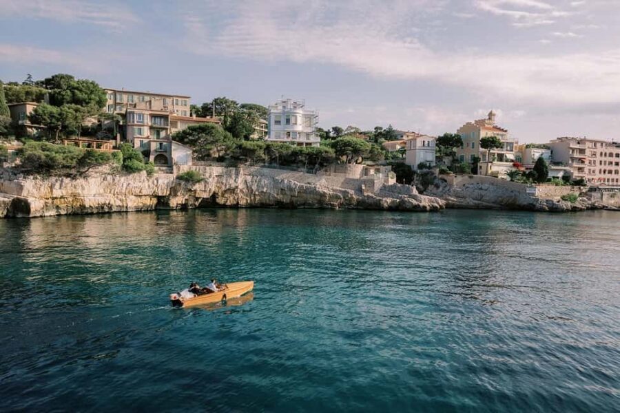 Vintage sunset boat tour of Marseille for couples (2h) - What Makes This Tour Special
