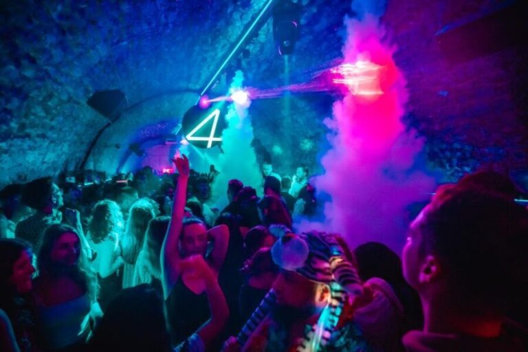 VIP Club Entry and Booth Booking - The Experience: A Step-by-Step Breakdown