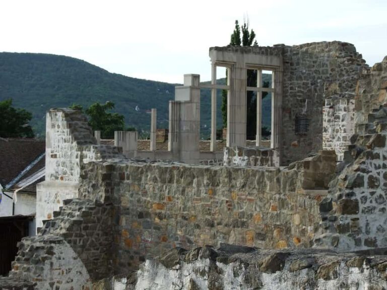 Visegrád Hike & Castle Tour with Ferry from Budapest - Practical Details & What to Pack