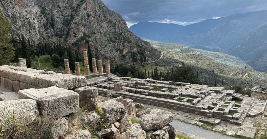 Visit Thermopylae & Delphi Navel of Earth Private Tour 8H - Whats Included & Whats Not