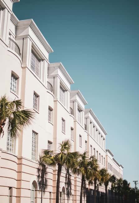 Visite guidée de Nice avec photo et vidéo - Place Garibaldi (5 minutes)