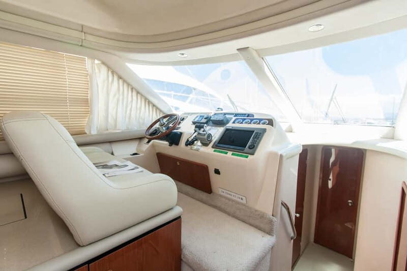 Voyager - Sea Ray 52 - A Deep Dive into the Voyage on the Sea Ray 52