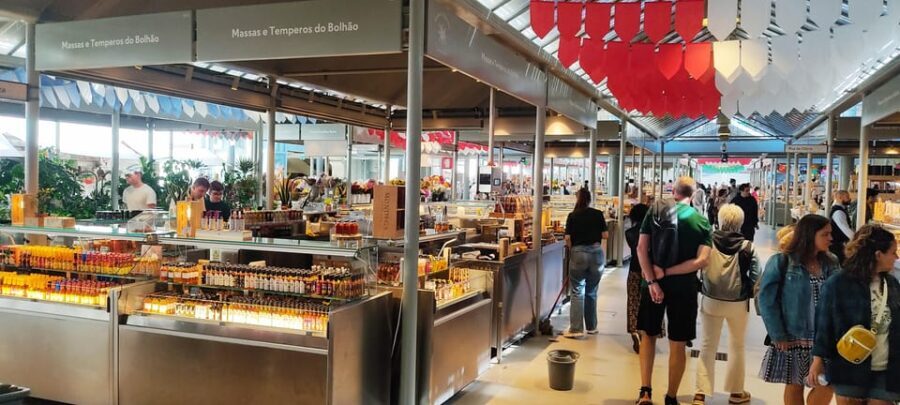 Walking Tour in Porto with Unique Polaroid Photos as a Gift - The Experience in Detail