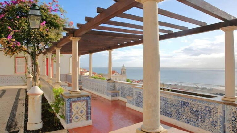 Walking tour of Lisbon: Journey through Portuguese heritage - Starting Point: Praça Luís de Camões