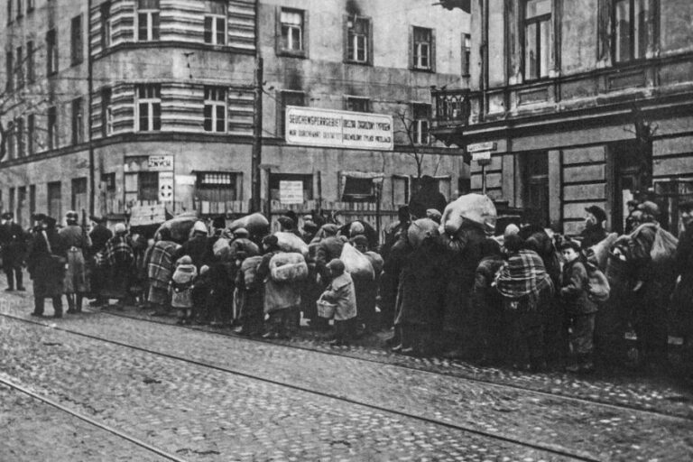 Warsaw: Ghetto, Jewish Cemetery & POLIN Museum Private Tour - Why This Tour Works