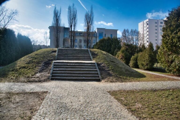 Warsaw: Jewish Heritage & Holocaust Walking Tour - Who Would Love This Tour?