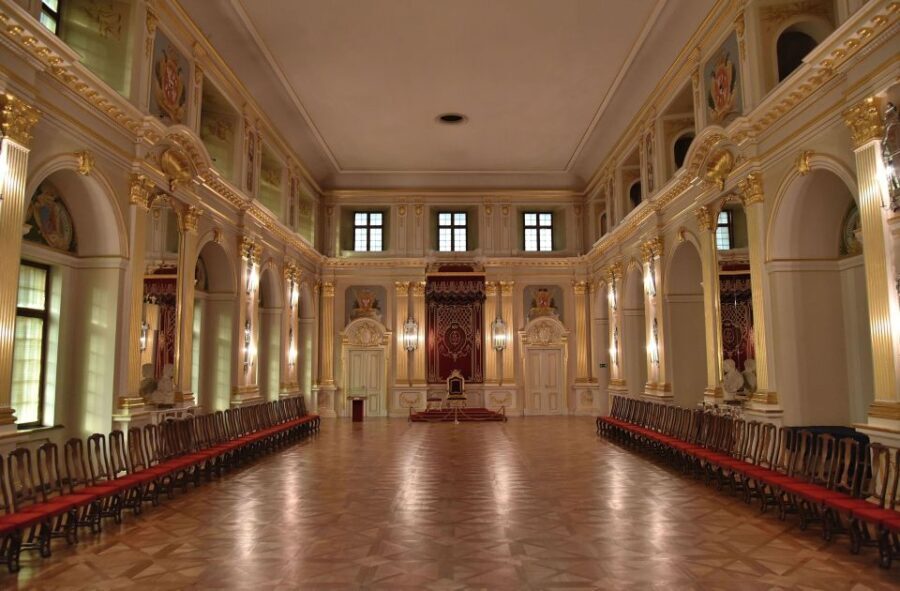 Warsaw: Skip-the-Line Royal Castle Guided Tour - Why This Tour Offers Great Value