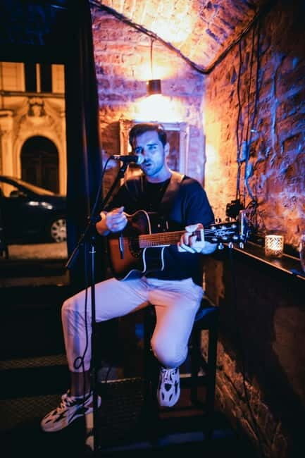 Wednesday Night Live Music with Cocktails - Practical Tips for Visitors