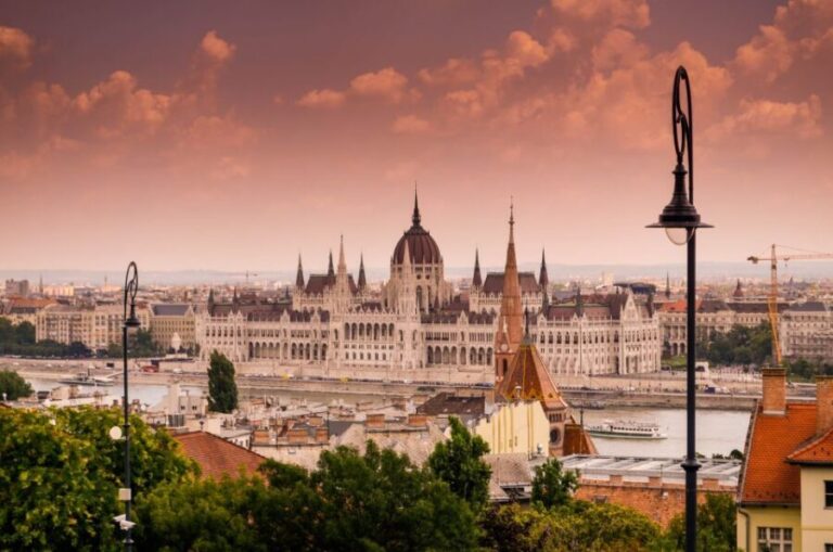 Welcome to BUDA and PEST Private Walking tour - Authentic Insights from Reviewers