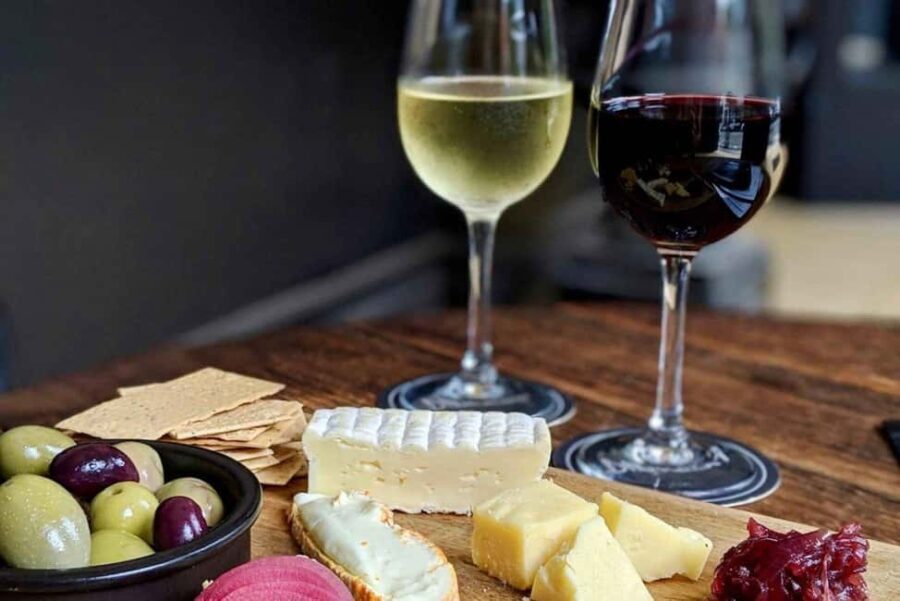 Wheelchair-Accessible Wine& Cheese Tasting Tour to Heraklion - Why This Tour Works Well
