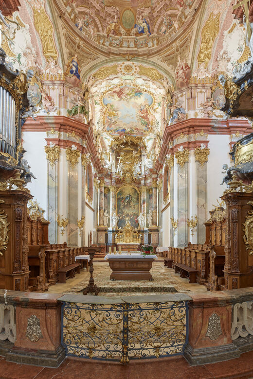 Wilhering Abbey: Discover 875 years of history! - The Entrance & Location