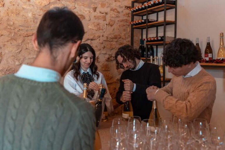 Wine Experience tra i carrubi secolari di Mazara del Vallo - The Tasting Experience: Wines and Flavors