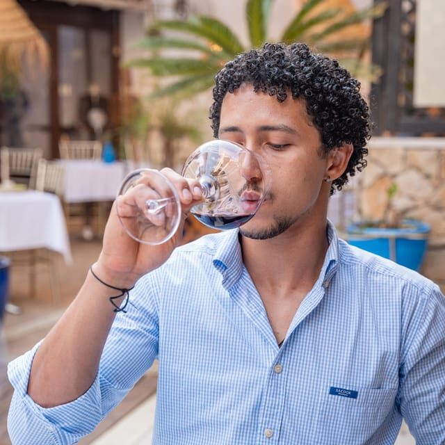 WINE TASTING & TAPAS IN THE HEART OF FARO - Pricing and Value