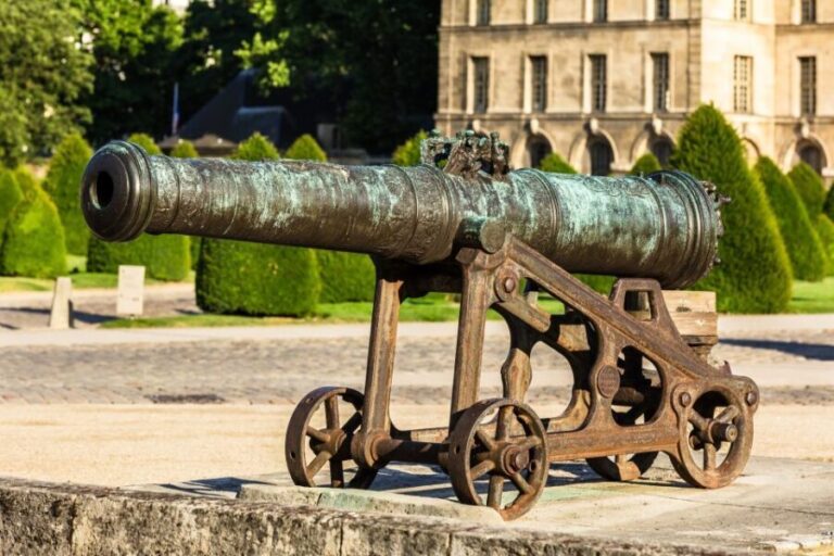 World War II in Paris Private Tour with Les Invalides Museum - Who Should Consider This Tour?