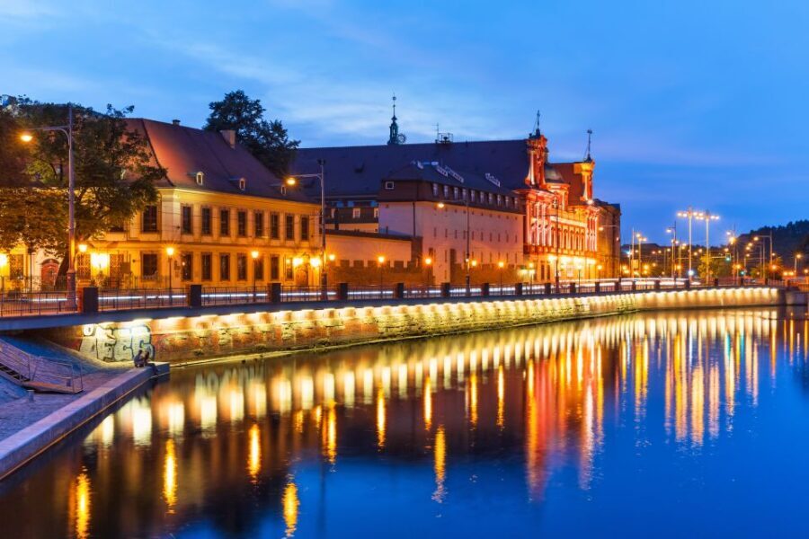 Wroclaw: Old Town Highlights Private Walking Tour - A Closer Look at the Itinerary